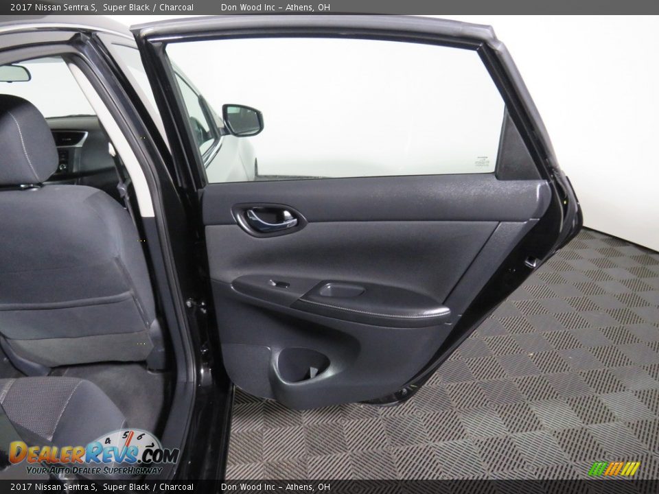 2017 Nissan Sentra S Super Black / Charcoal Photo #22