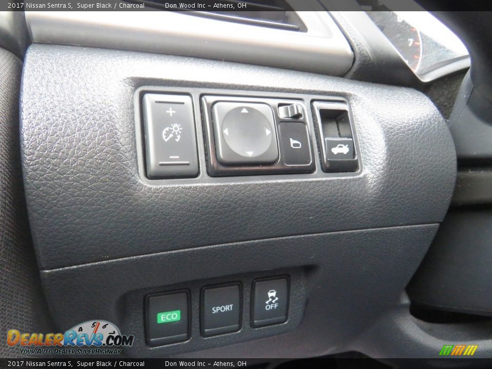 2017 Nissan Sentra S Super Black / Charcoal Photo #33
