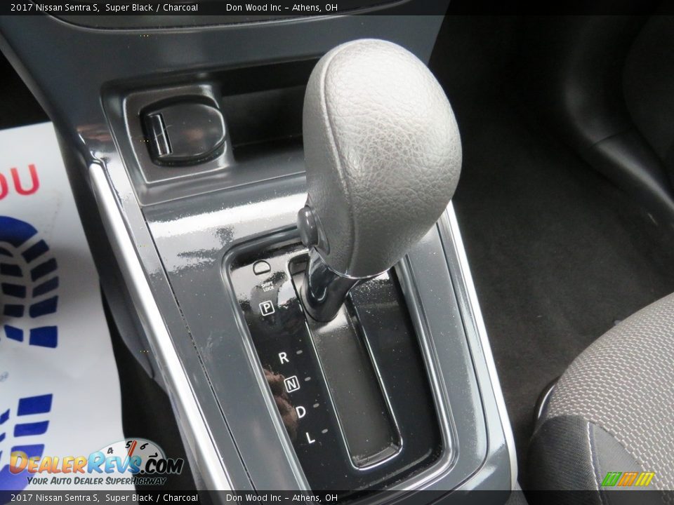2017 Nissan Sentra S Super Black / Charcoal Photo #36