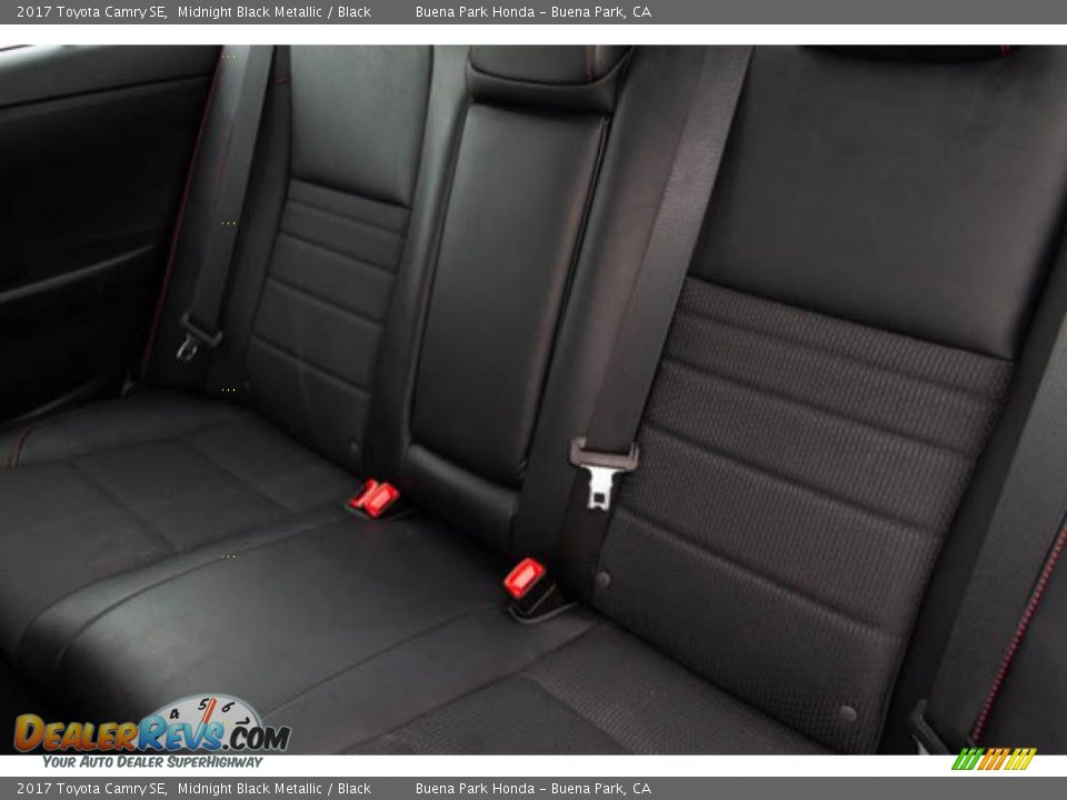 2017 Toyota Camry SE Midnight Black Metallic / Black Photo #16
