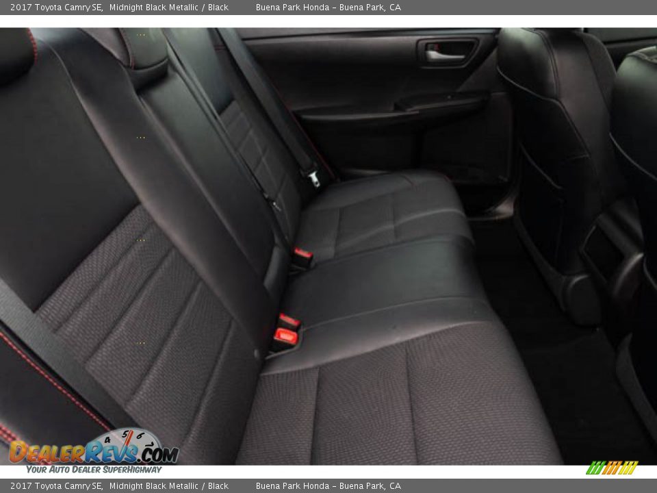 2017 Toyota Camry SE Midnight Black Metallic / Black Photo #18