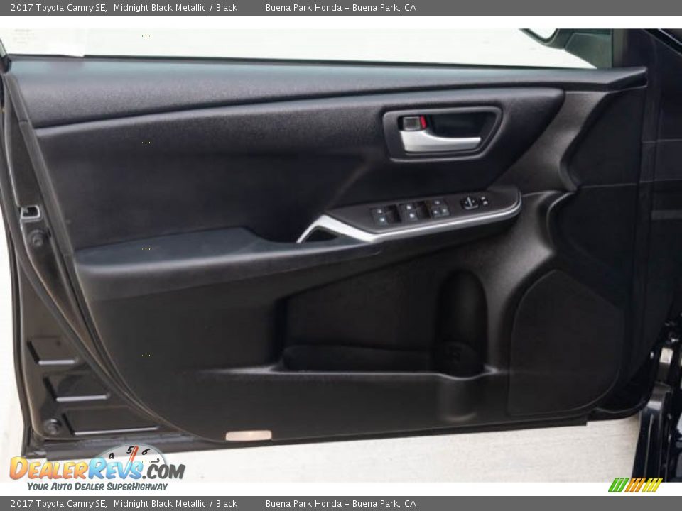 2017 Toyota Camry SE Midnight Black Metallic / Black Photo #25