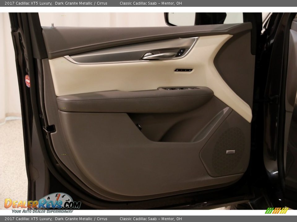 2017 Cadillac XT5 Luxury Dark Granite Metallic / Cirrus Photo #4