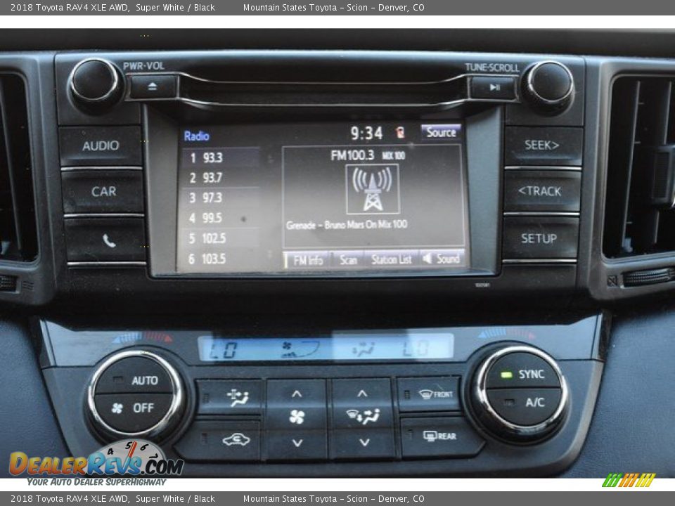 2018 Toyota RAV4 XLE AWD Super White / Black Photo #11