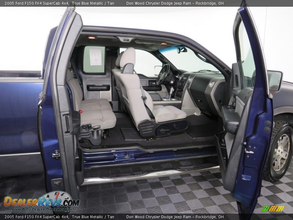 2005 Ford F150 FX4 SuperCab 4x4 True Blue Metallic / Tan Photo #22