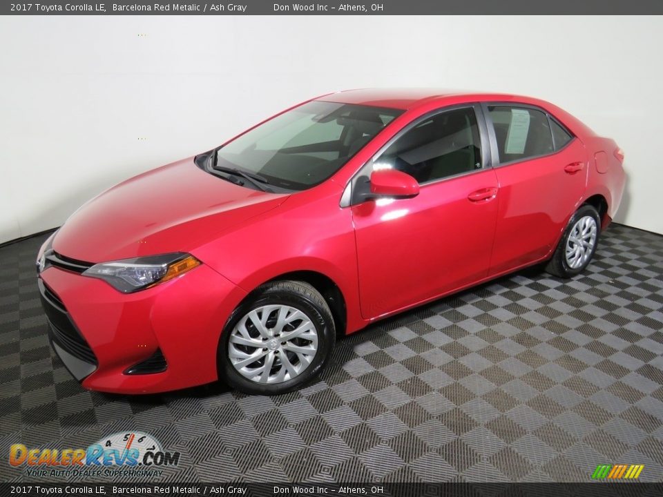 2017 Toyota Corolla LE Barcelona Red Metalic / Ash Gray Photo #5
