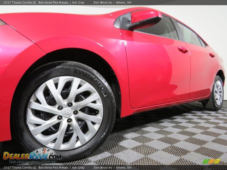 2017 Toyota Corolla LE Barcelona Red Metalic / Ash Gray Photo #6
