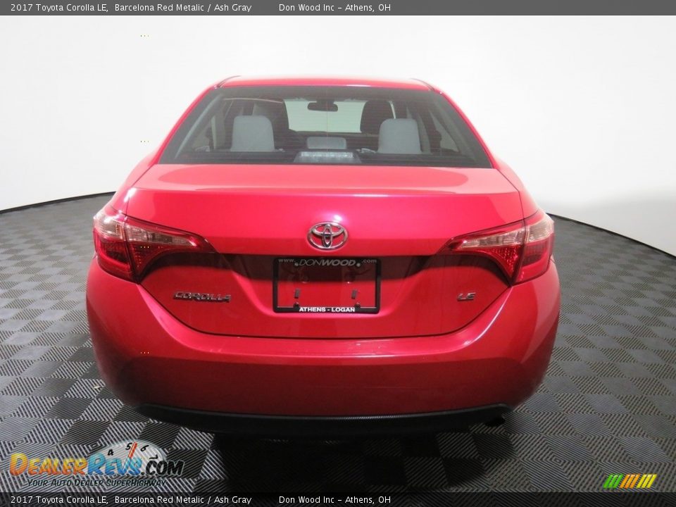 2017 Toyota Corolla LE Barcelona Red Metalic / Ash Gray Photo #9