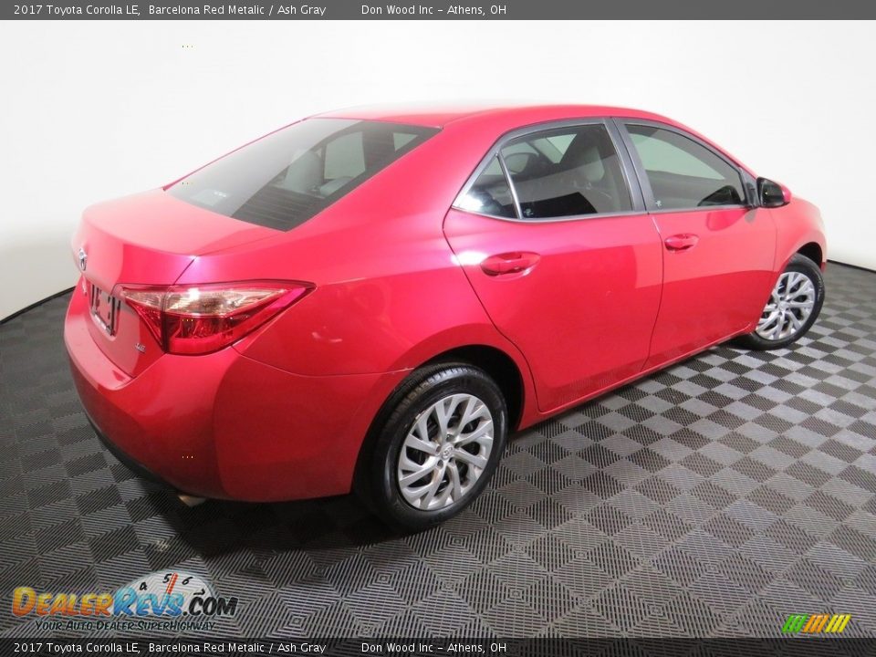 2017 Toyota Corolla LE Barcelona Red Metalic / Ash Gray Photo #12