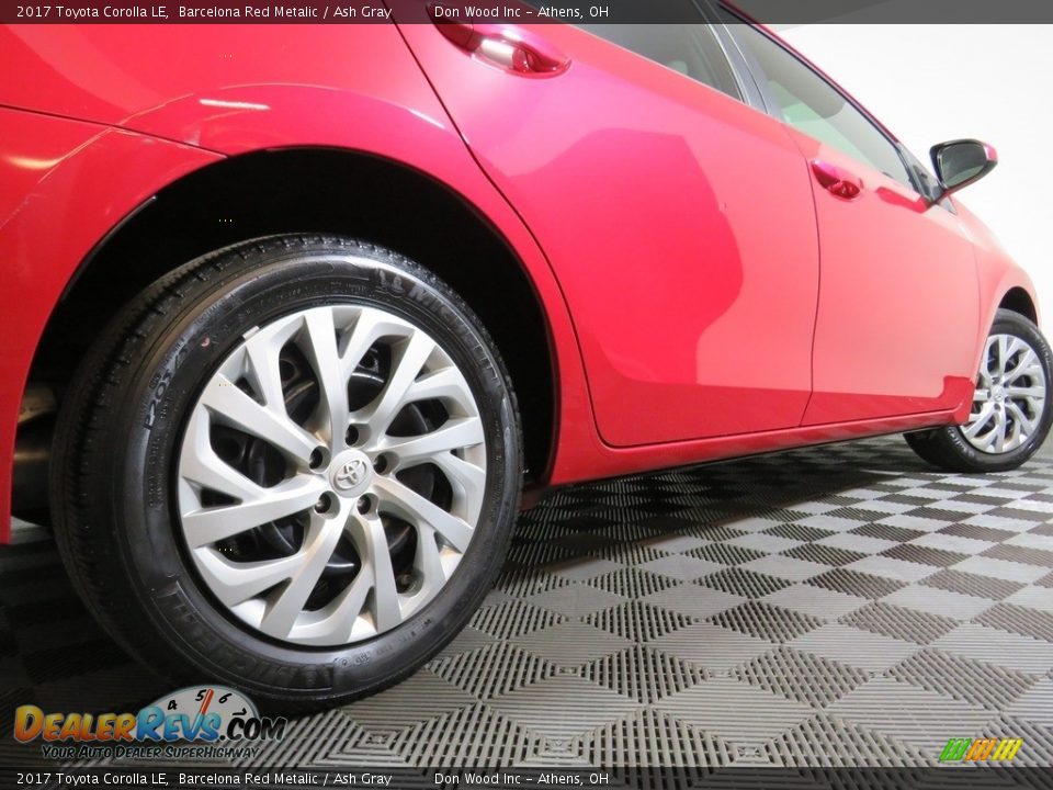 2017 Toyota Corolla LE Barcelona Red Metalic / Ash Gray Photo #13