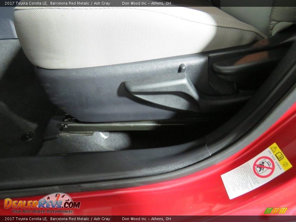 2017 Toyota Corolla LE Barcelona Red Metalic / Ash Gray Photo #17