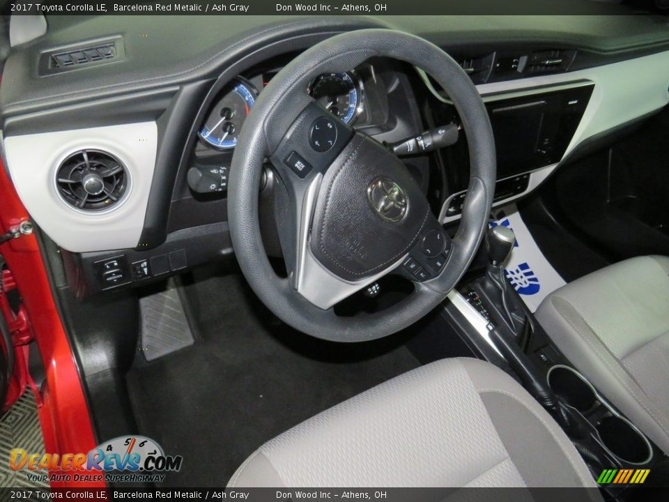 2017 Toyota Corolla LE Barcelona Red Metalic / Ash Gray Photo #18