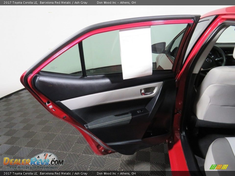 2017 Toyota Corolla LE Barcelona Red Metalic / Ash Gray Photo #20