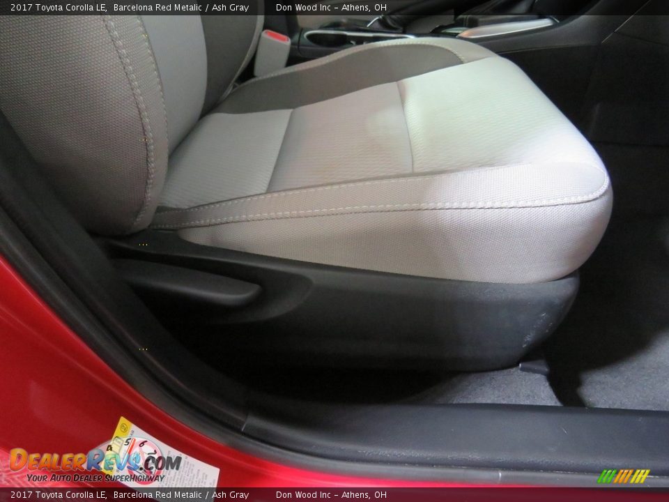2017 Toyota Corolla LE Barcelona Red Metalic / Ash Gray Photo #25