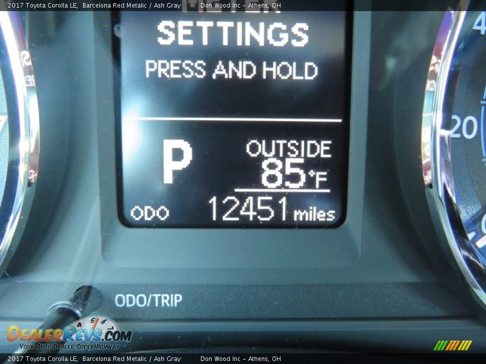 2017 Toyota Corolla LE Barcelona Red Metalic / Ash Gray Photo #28