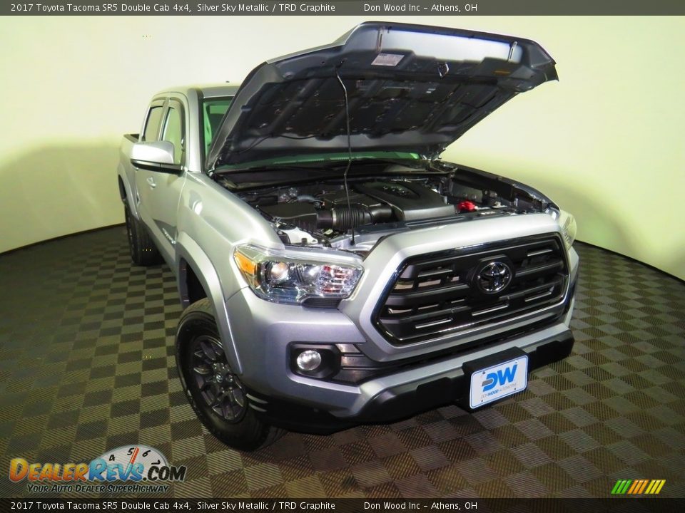 2017 Toyota Tacoma SR5 Double Cab 4x4 Silver Sky Metallic / TRD Graphite Photo #5