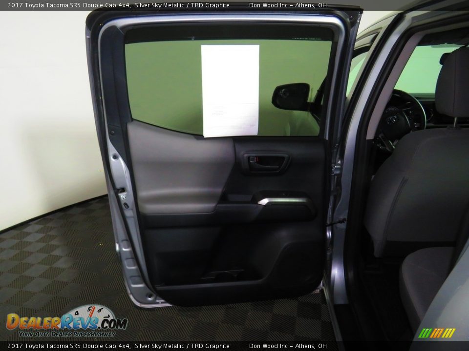 2017 Toyota Tacoma SR5 Double Cab 4x4 Silver Sky Metallic / TRD Graphite Photo #20