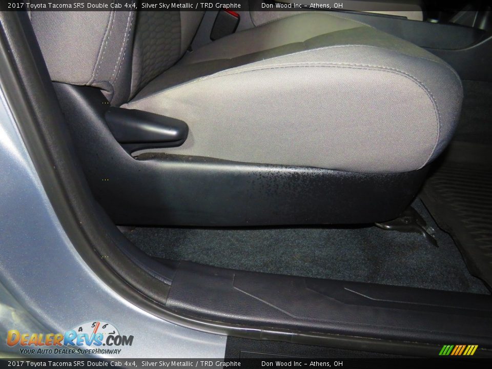 2017 Toyota Tacoma SR5 Double Cab 4x4 Silver Sky Metallic / TRD Graphite Photo #25