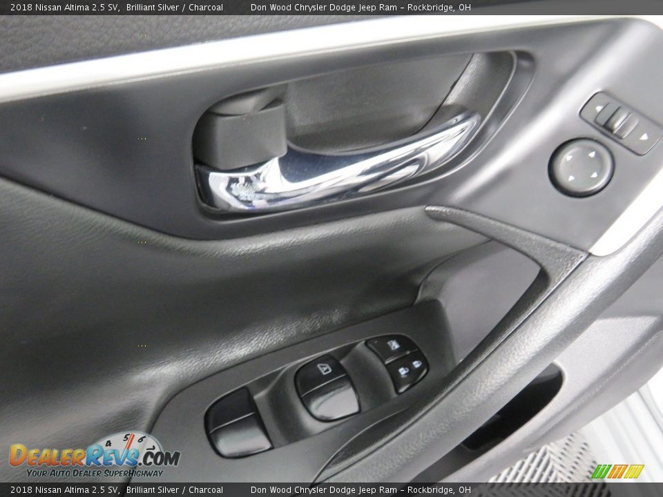 2018 Nissan Altima 2.5 SV Brilliant Silver / Charcoal Photo #18