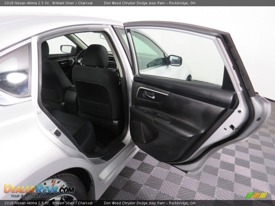 2018 Nissan Altima 2.5 SV Brilliant Silver / Charcoal Photo #26