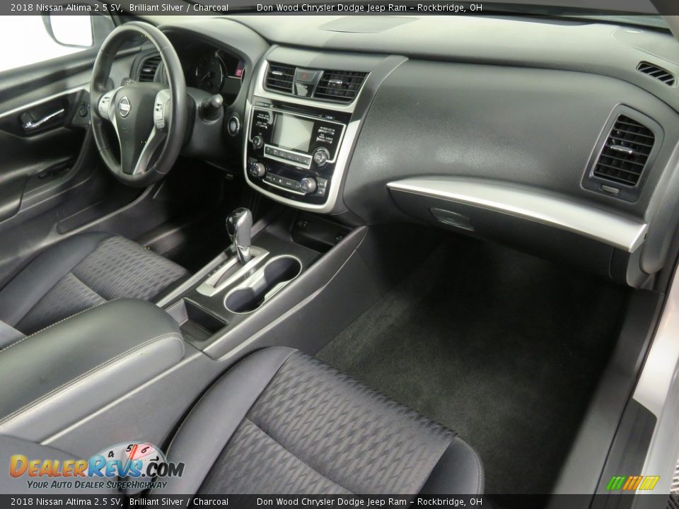 2018 Nissan Altima 2.5 SV Brilliant Silver / Charcoal Photo #30