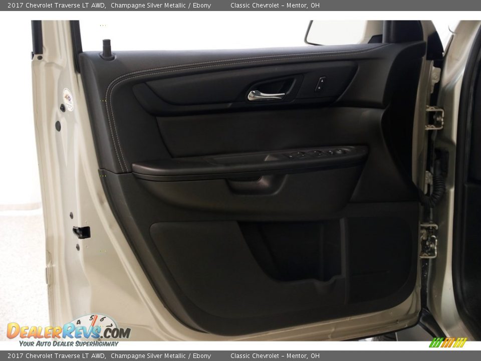 2017 Chevrolet Traverse LT AWD Champagne Silver Metallic / Ebony Photo #4