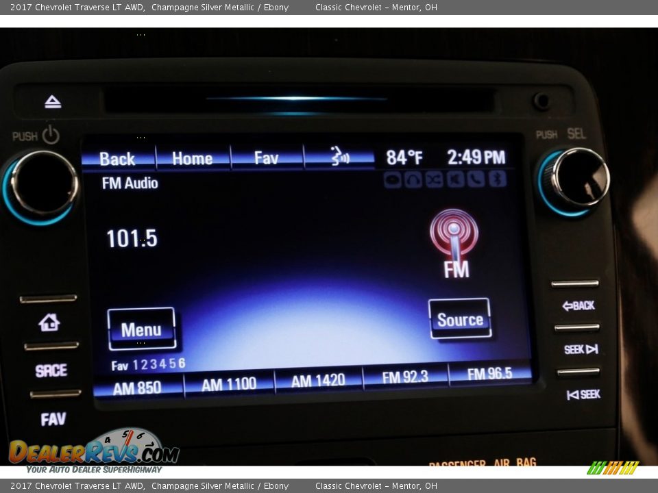 2017 Chevrolet Traverse LT AWD Champagne Silver Metallic / Ebony Photo #10