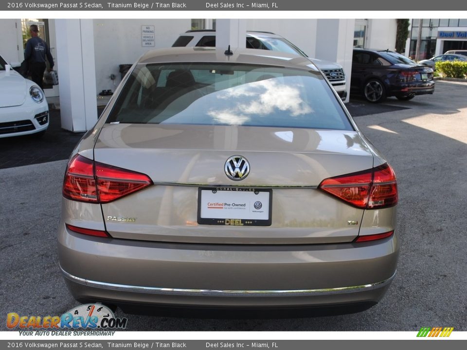 2016 Volkswagen Passat S Sedan Titanium Beige / Titan Black Photo #8