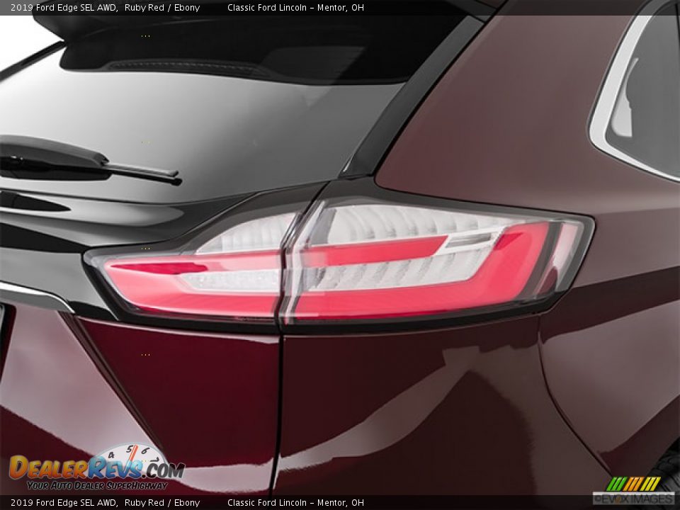 2019 Ford Edge SEL AWD Ruby Red / Ebony Photo #29