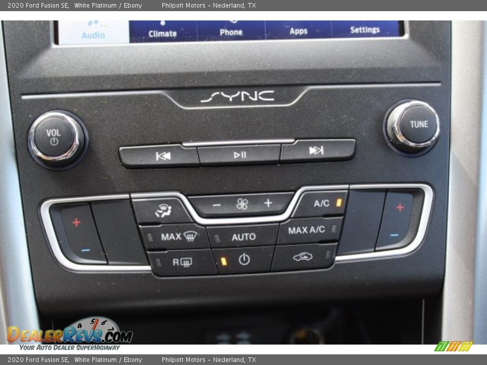 Controls of 2020 Ford Fusion SE Photo #17