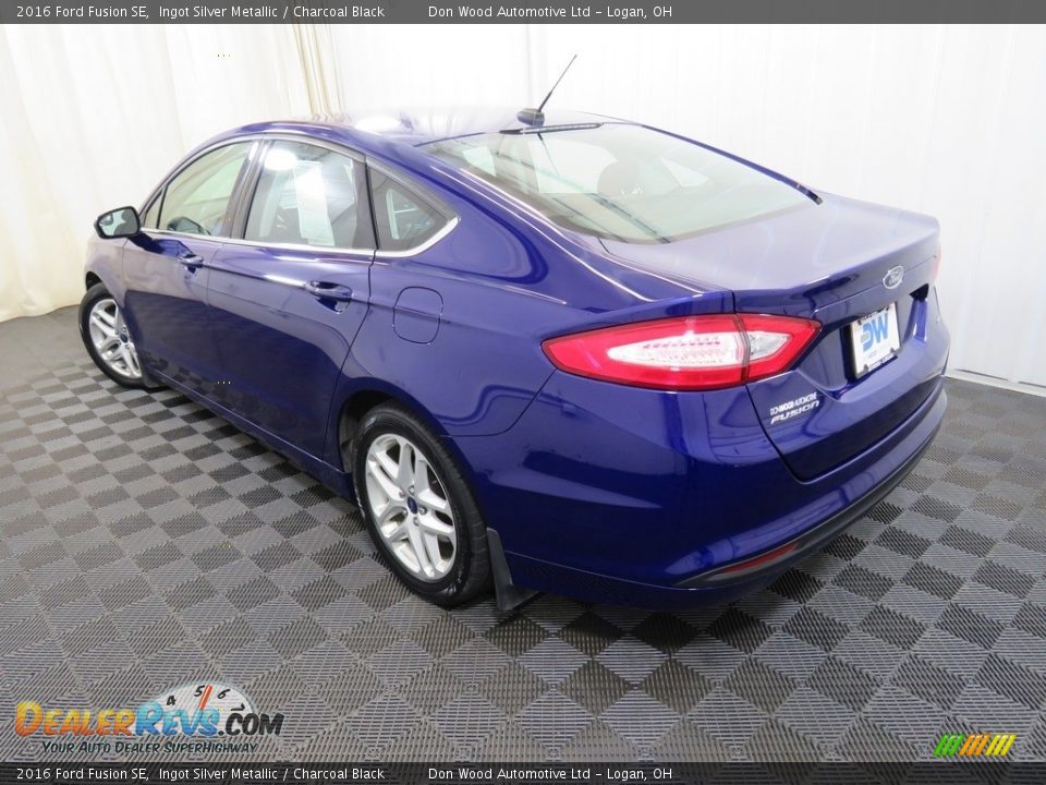 2016 Ford Fusion SE Ingot Silver Metallic / Charcoal Black Photo #11