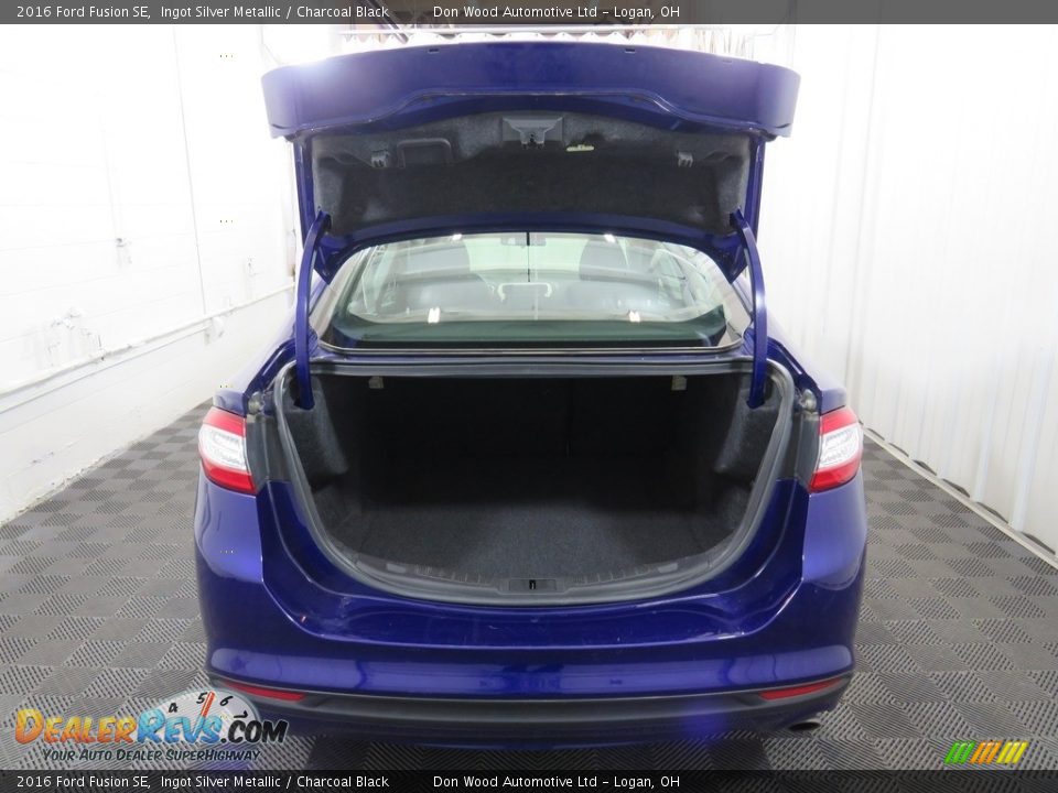 2016 Ford Fusion SE Ingot Silver Metallic / Charcoal Black Photo #13