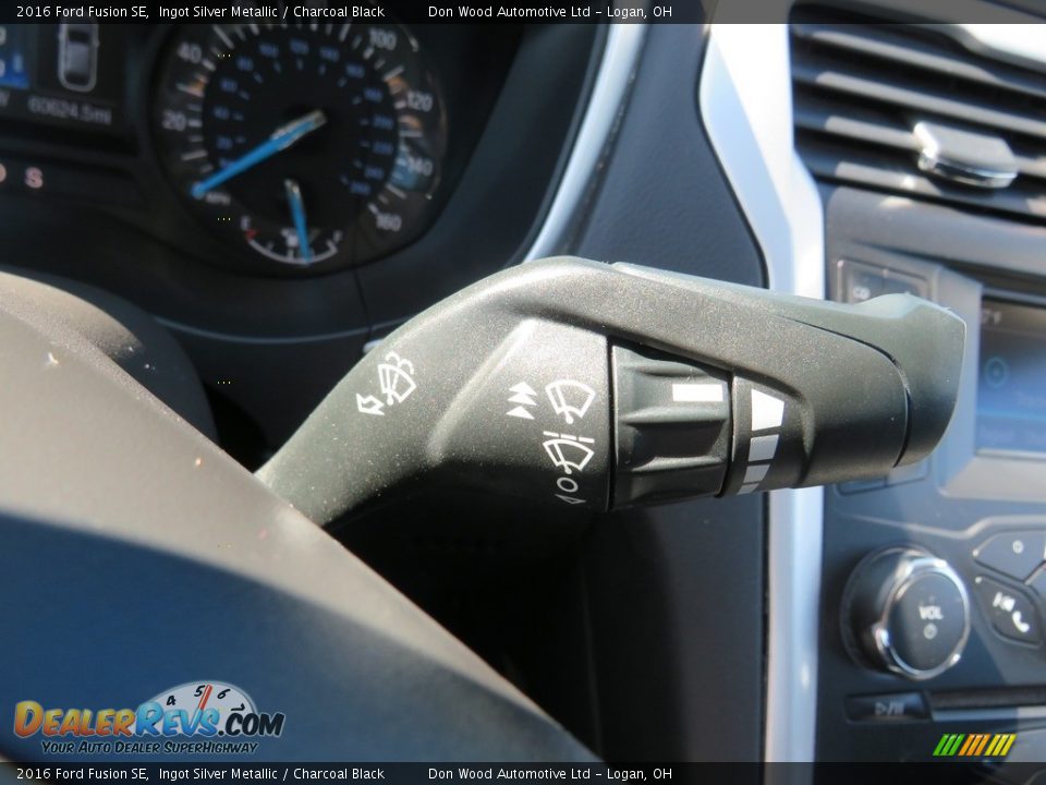 2016 Ford Fusion SE Ingot Silver Metallic / Charcoal Black Photo #24