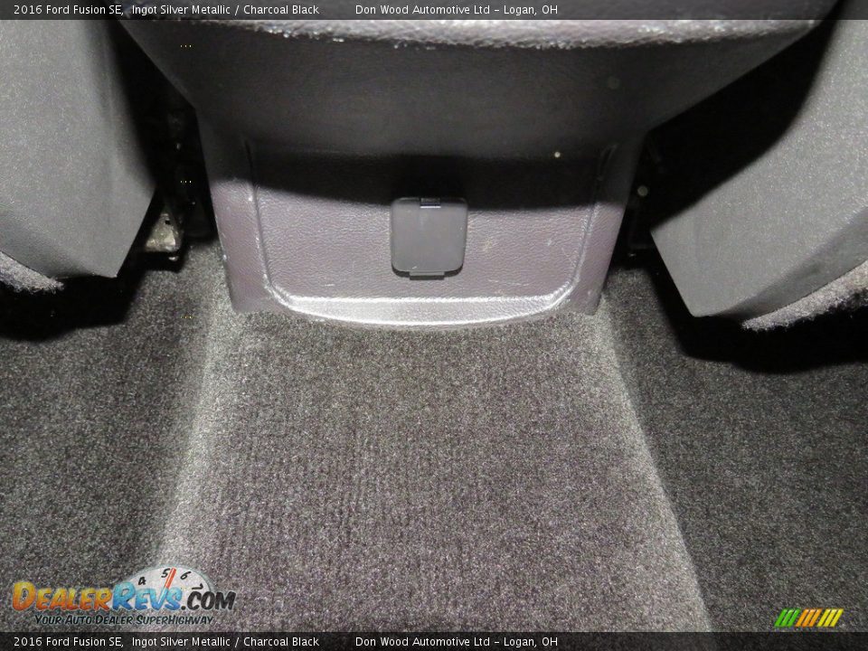 2016 Ford Fusion SE Ingot Silver Metallic / Charcoal Black Photo #33