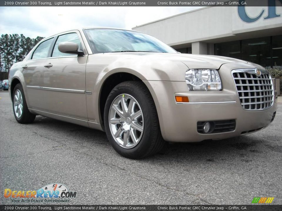 2009 Chrysler 300 Touring Light Sandstone Metallic / Dark Khaki/Light Graystone Photo #2