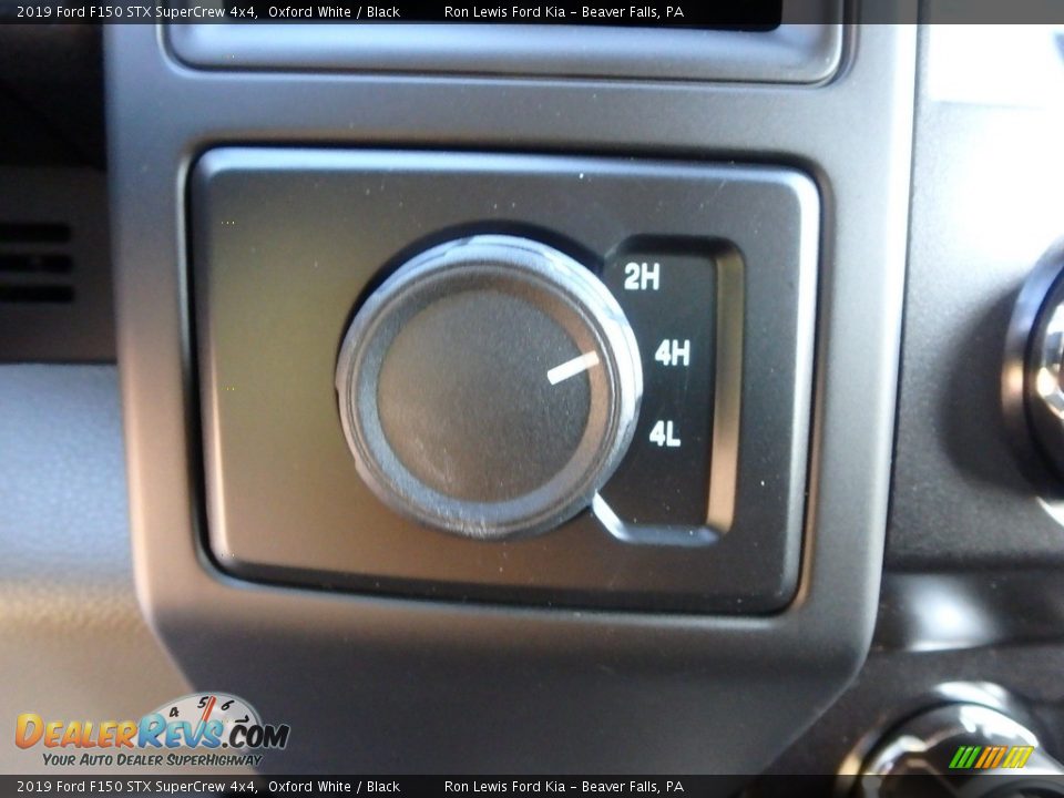 2019 Ford F150 STX SuperCrew 4x4 Oxford White / Black Photo #17