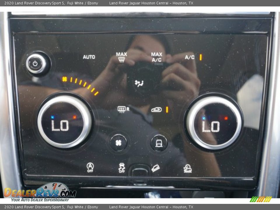 Controls of 2020 Land Rover Discovery Sport S Photo #11
