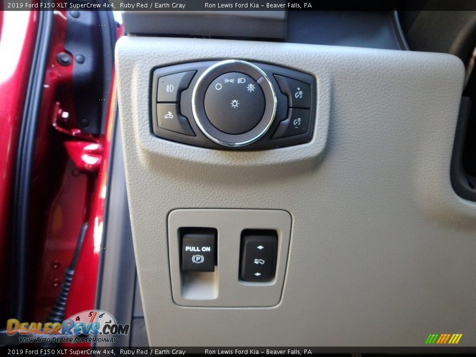 2019 Ford F150 XLT SuperCrew 4x4 Ruby Red / Earth Gray Photo #12