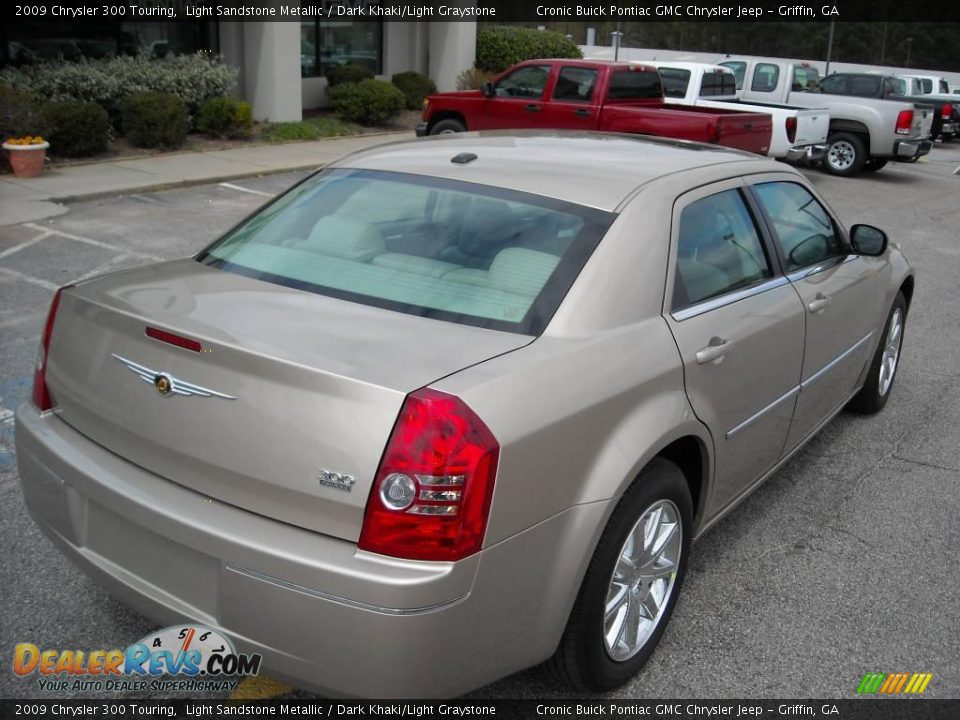 2009 Chrysler 300 Touring Light Sandstone Metallic / Dark Khaki/Light Graystone Photo #8