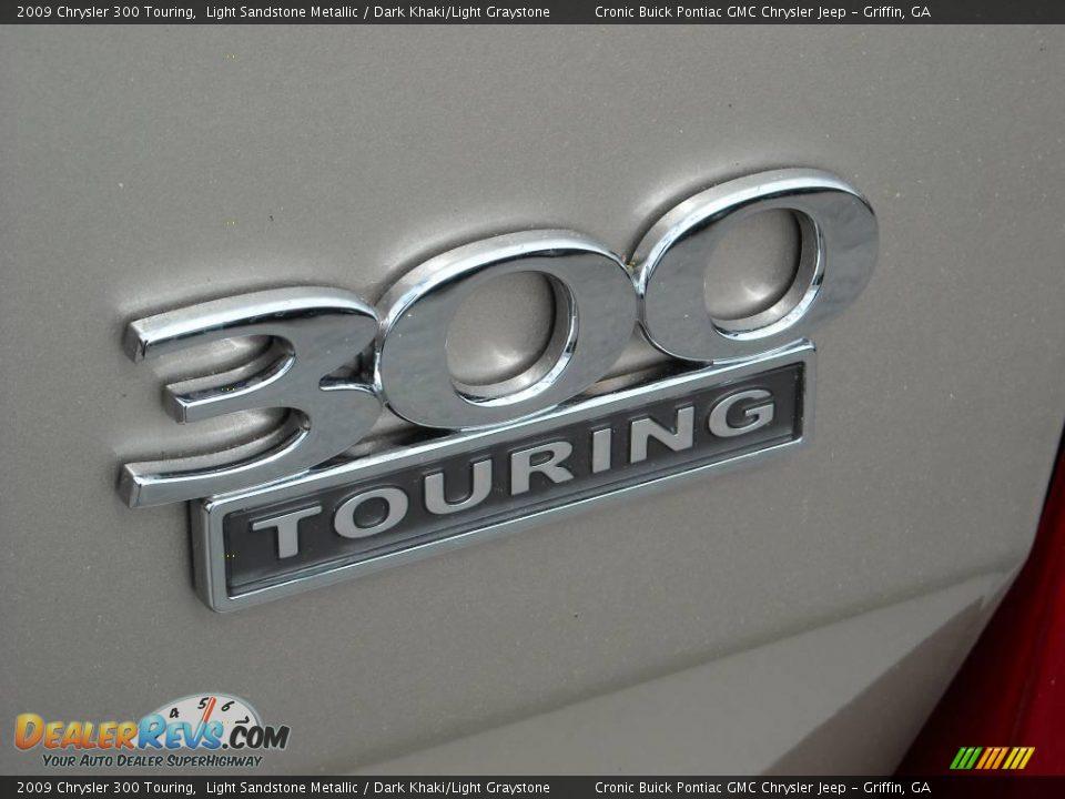 2009 Chrysler 300 Touring Light Sandstone Metallic / Dark Khaki/Light Graystone Photo #10