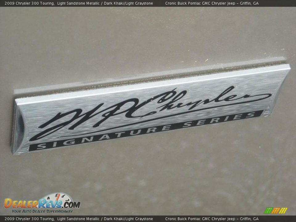 2009 Chrysler 300 Touring Light Sandstone Metallic / Dark Khaki/Light Graystone Photo #11