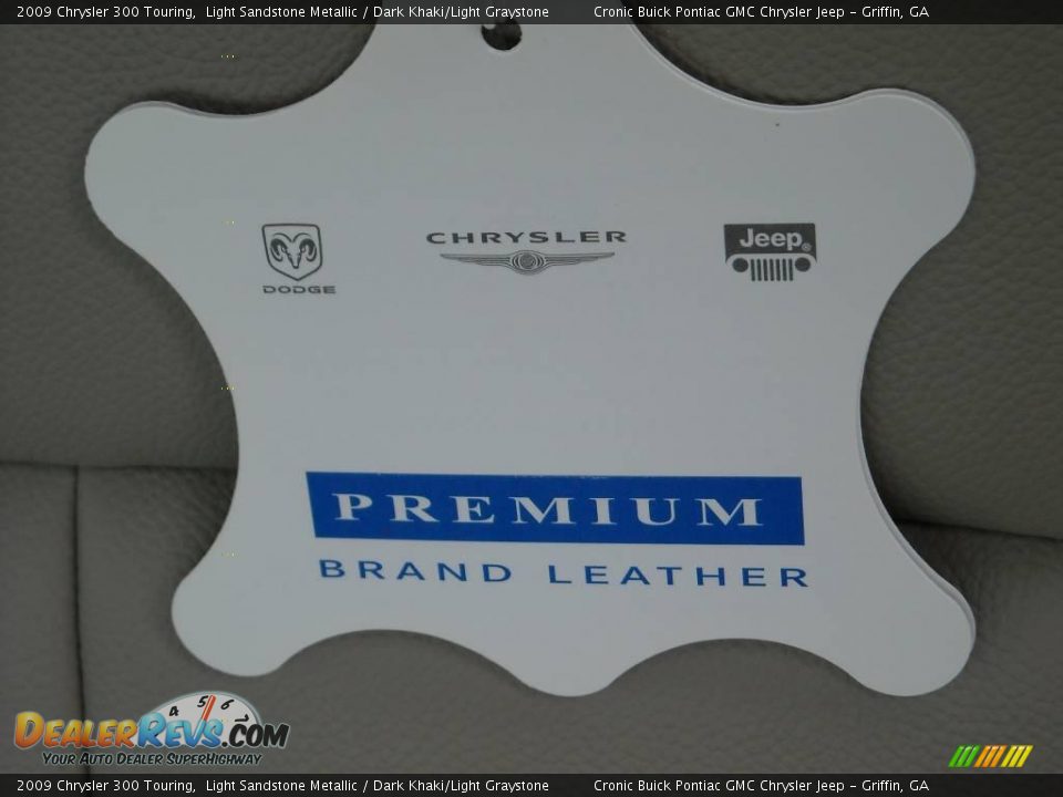 2009 Chrysler 300 Touring Light Sandstone Metallic / Dark Khaki/Light Graystone Photo #13