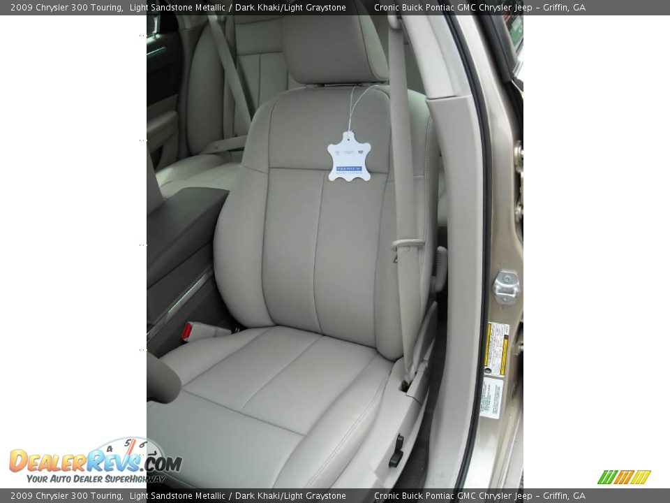 2009 Chrysler 300 Touring Light Sandstone Metallic / Dark Khaki/Light Graystone Photo #14