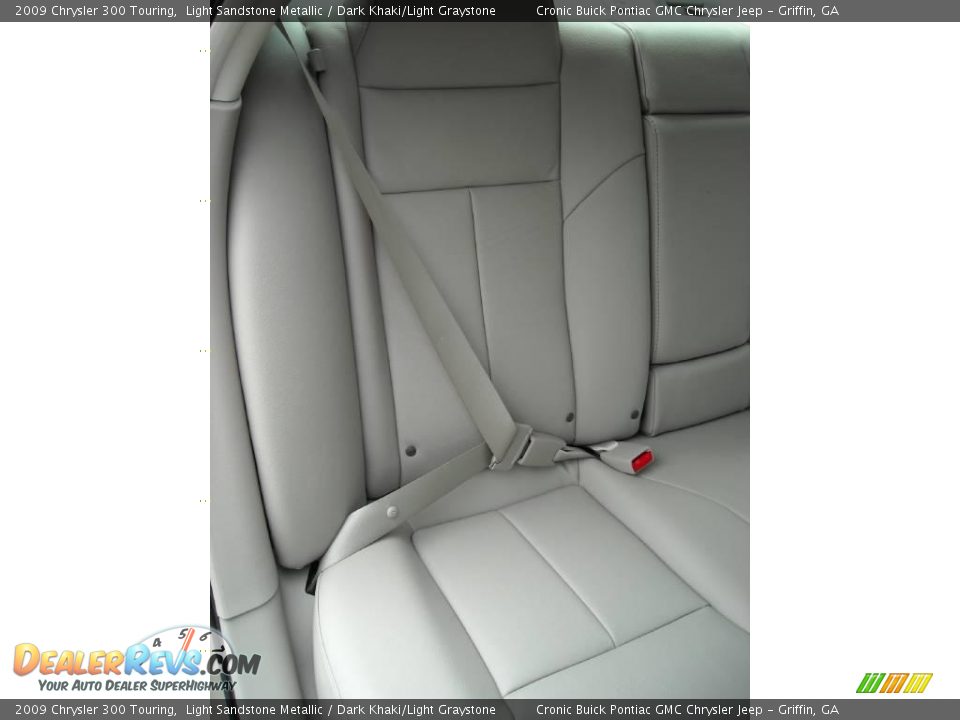 2009 Chrysler 300 Touring Light Sandstone Metallic / Dark Khaki/Light Graystone Photo #18