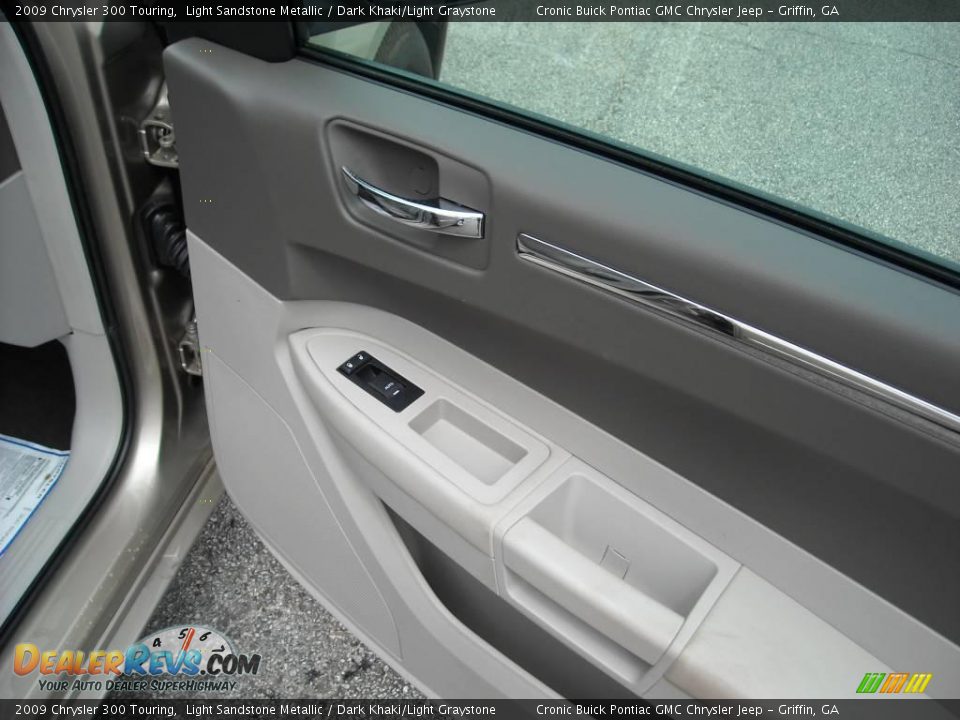 2009 Chrysler 300 Touring Light Sandstone Metallic / Dark Khaki/Light Graystone Photo #21