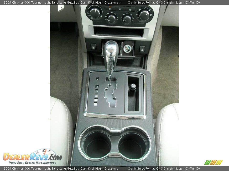 2009 Chrysler 300 Touring Light Sandstone Metallic / Dark Khaki/Light Graystone Photo #25