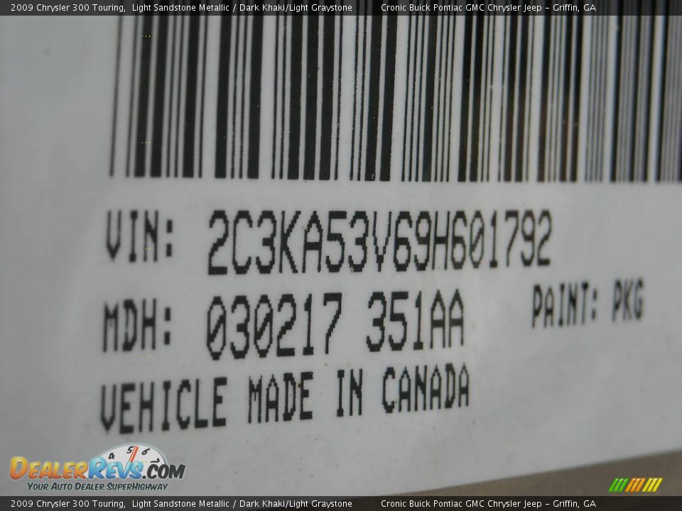 2009 Chrysler 300 Touring Light Sandstone Metallic / Dark Khaki/Light Graystone Photo #32