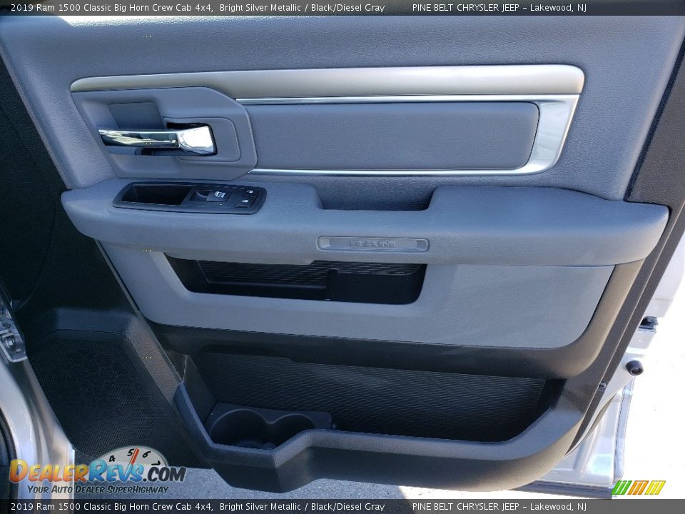 2019 Ram 1500 Classic Big Horn Crew Cab 4x4 Bright Silver Metallic / Black/Diesel Gray Photo #16