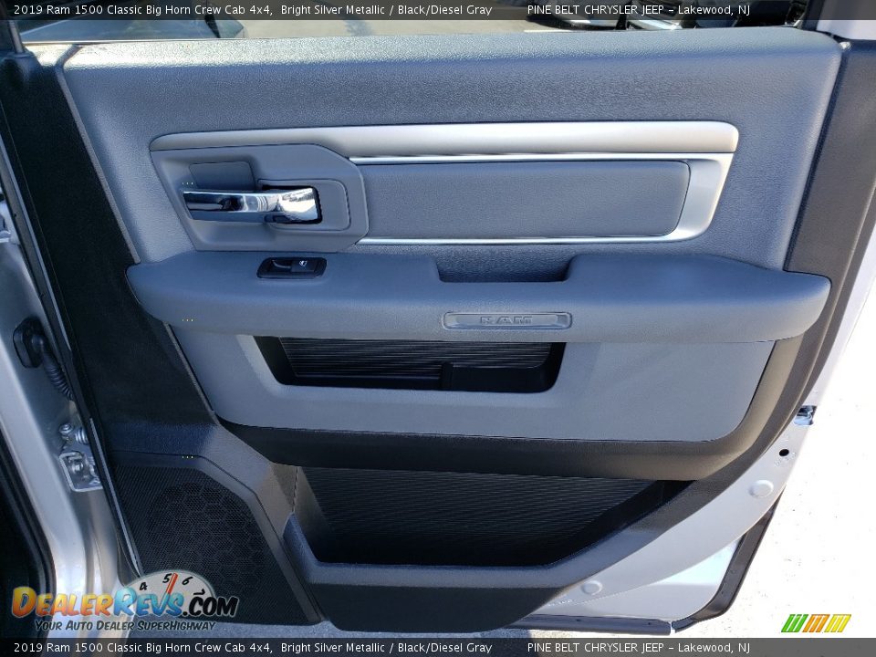 2019 Ram 1500 Classic Big Horn Crew Cab 4x4 Bright Silver Metallic / Black/Diesel Gray Photo #20