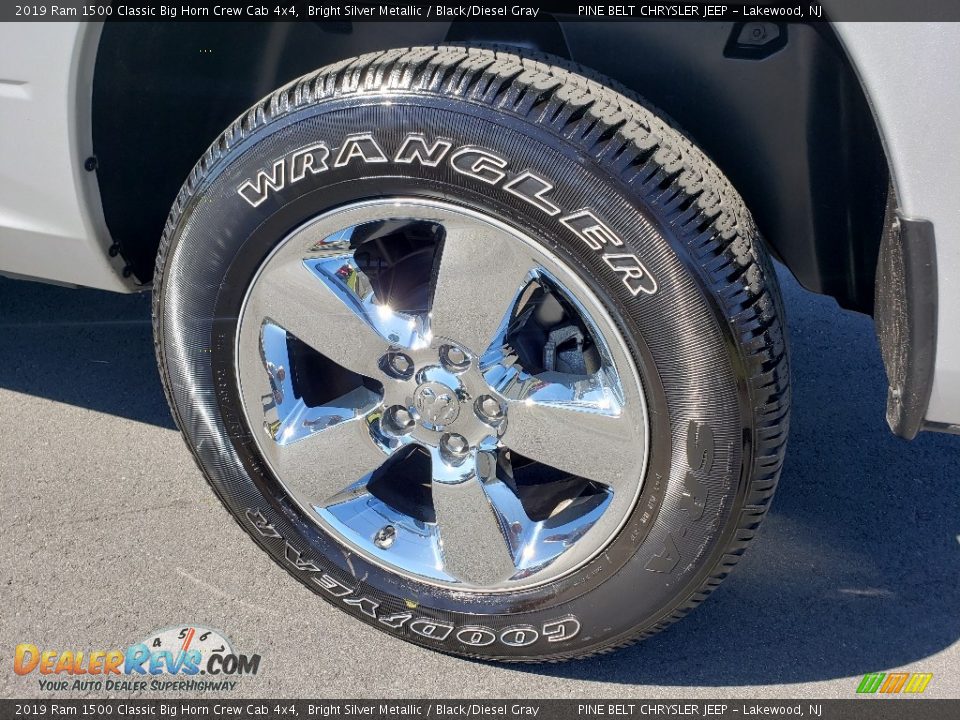2019 Ram 1500 Classic Big Horn Crew Cab 4x4 Bright Silver Metallic / Black/Diesel Gray Photo #21